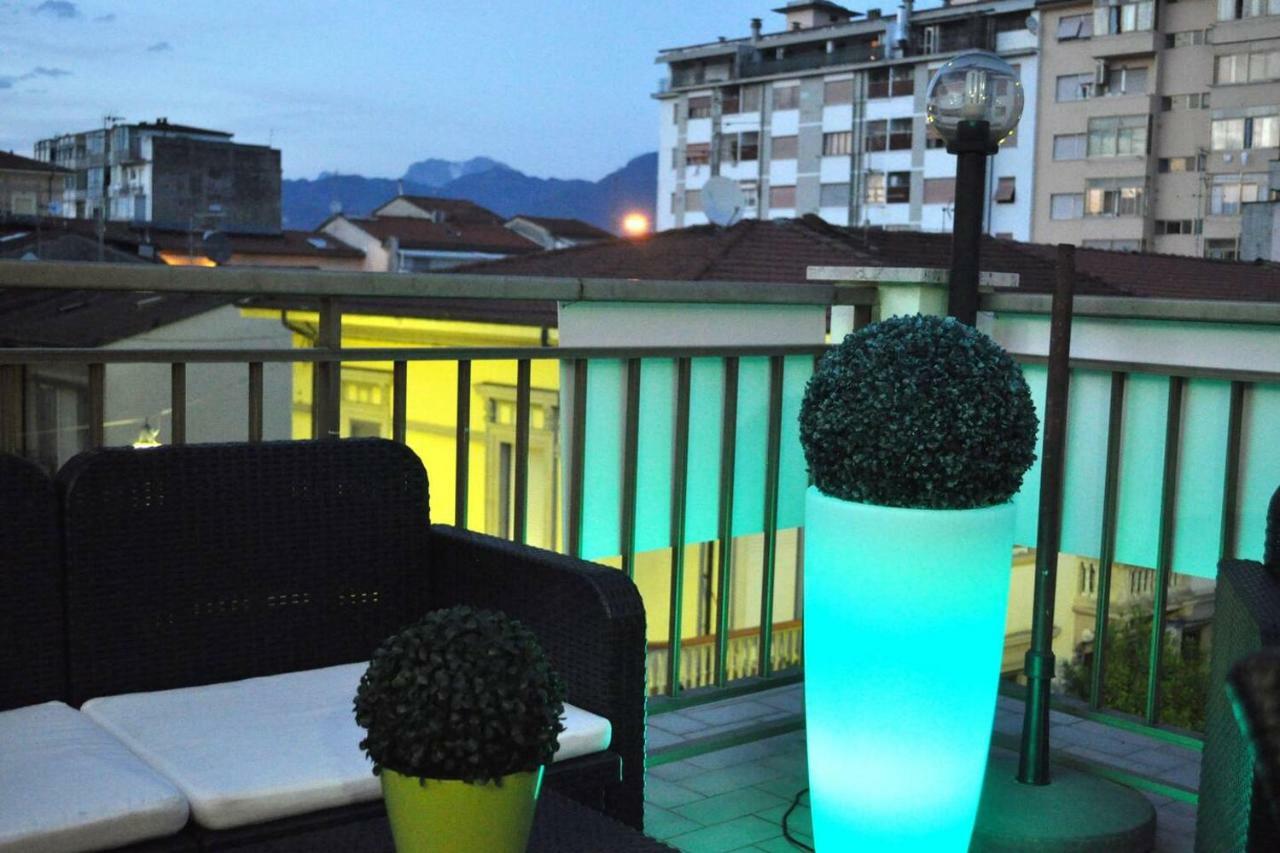 Altido Apt For 8 With Huge Terrace In Old Town Of Viareggio Exterior foto