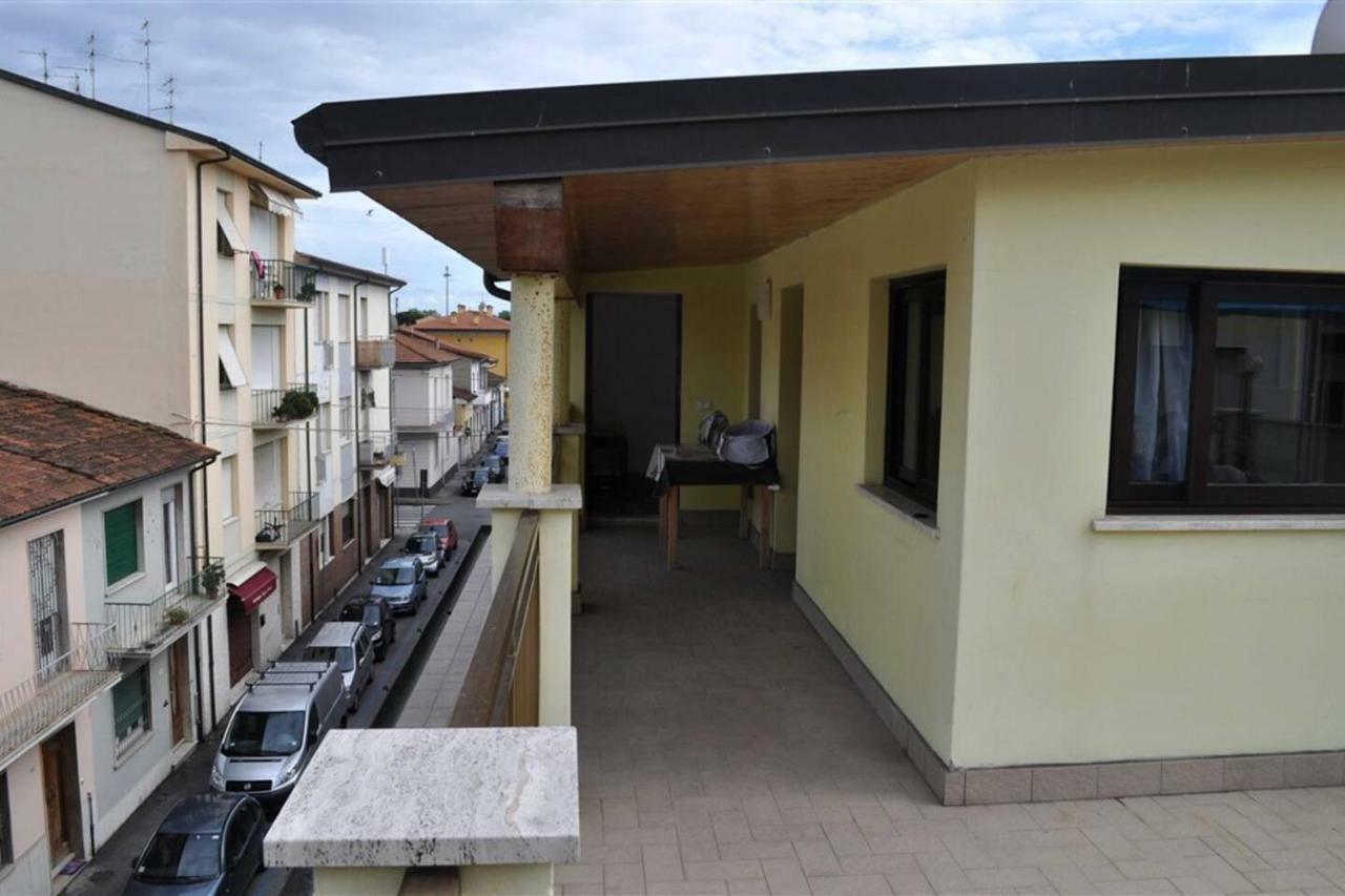 Altido Apt For 8 With Huge Terrace In Old Town Of Viareggio Exterior foto