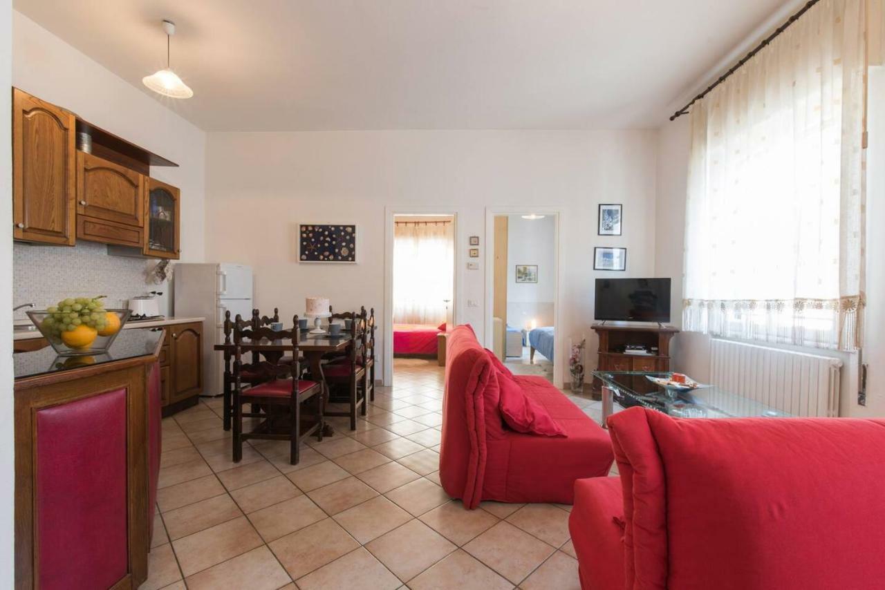 Altido Apt For 8 With Huge Terrace In Old Town Of Viareggio Exterior foto