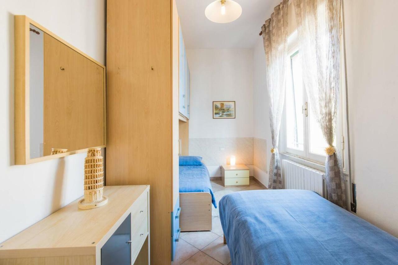 Altido Apt For 8 With Huge Terrace In Old Town Of Viareggio Exterior foto